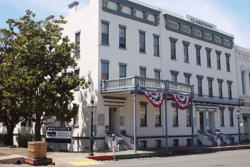 Building of Clarendon House in Sacramento, California