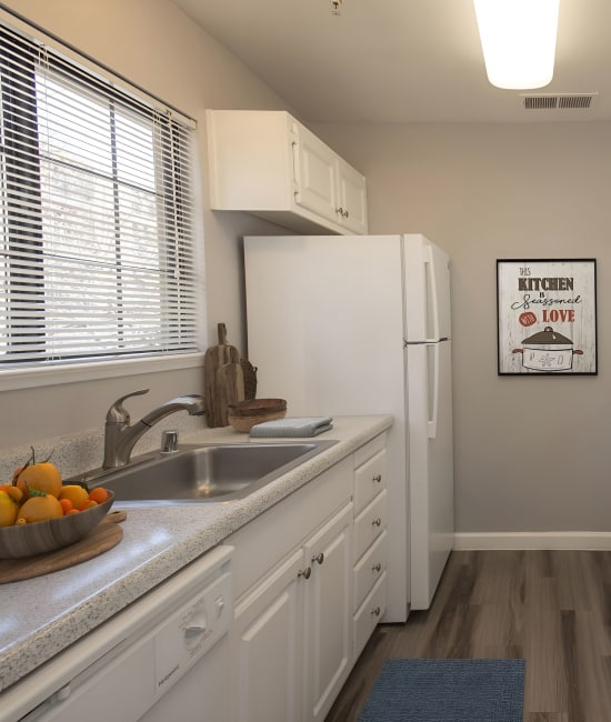 Well-lit kitchen at Foothill Terrace in Auburn, California