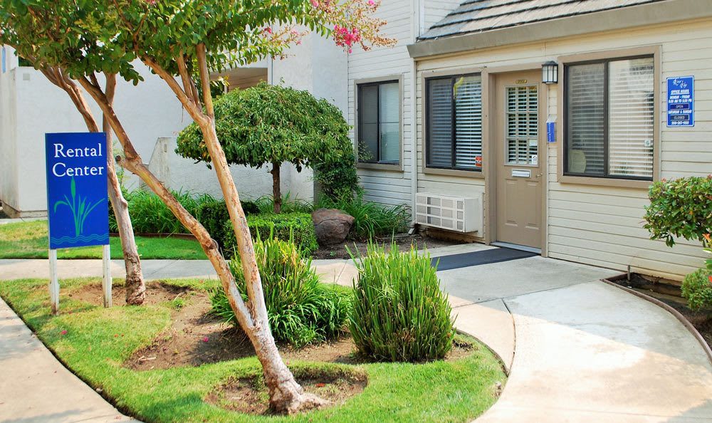 Leasing office at River's Edge Apartments in Lodi, California
