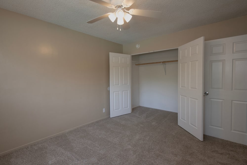 Enjoy Apartments with Spacious Bedrooms at Country Club Gardens in Sacramento, California